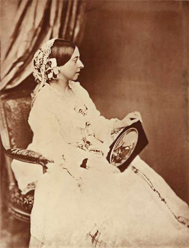 2 Roger Fenton Victoria 1854
