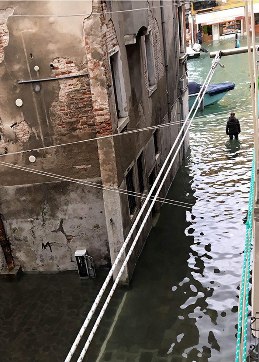 6 Campiello onder water